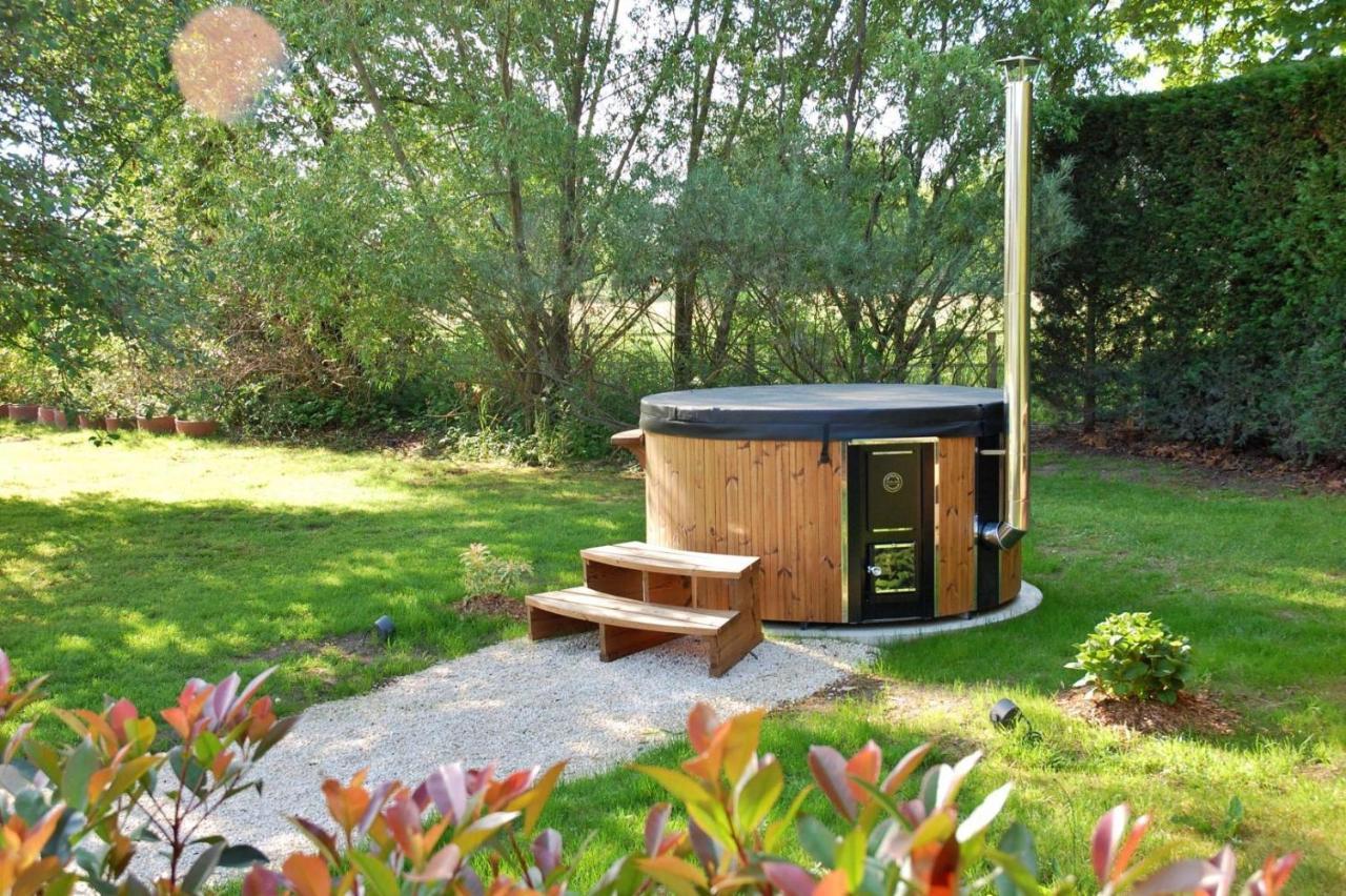 La Cle Des Chaumes Bed & Breakfast Boisset-lès-Montrond Екстериор снимка