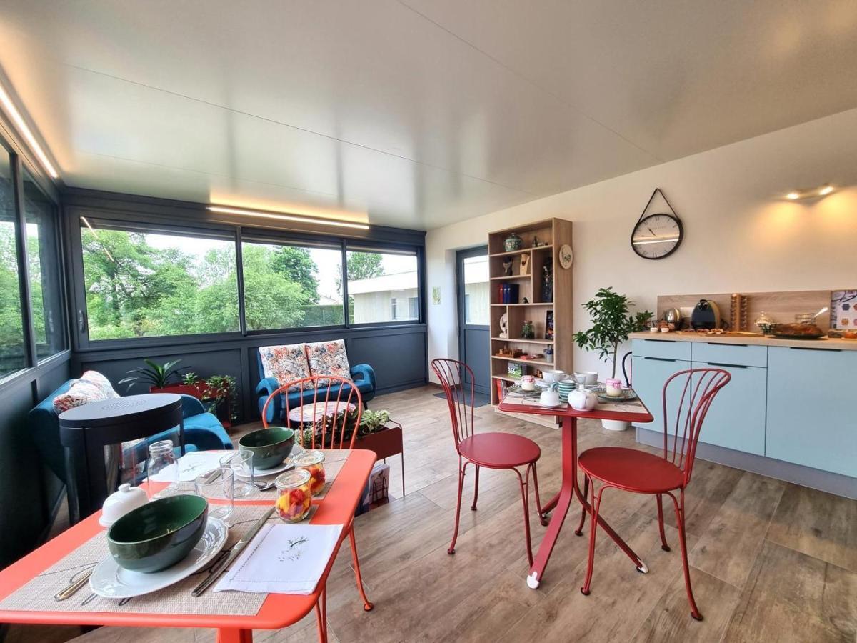 La Cle Des Chaumes Bed & Breakfast Boisset-lès-Montrond Екстериор снимка