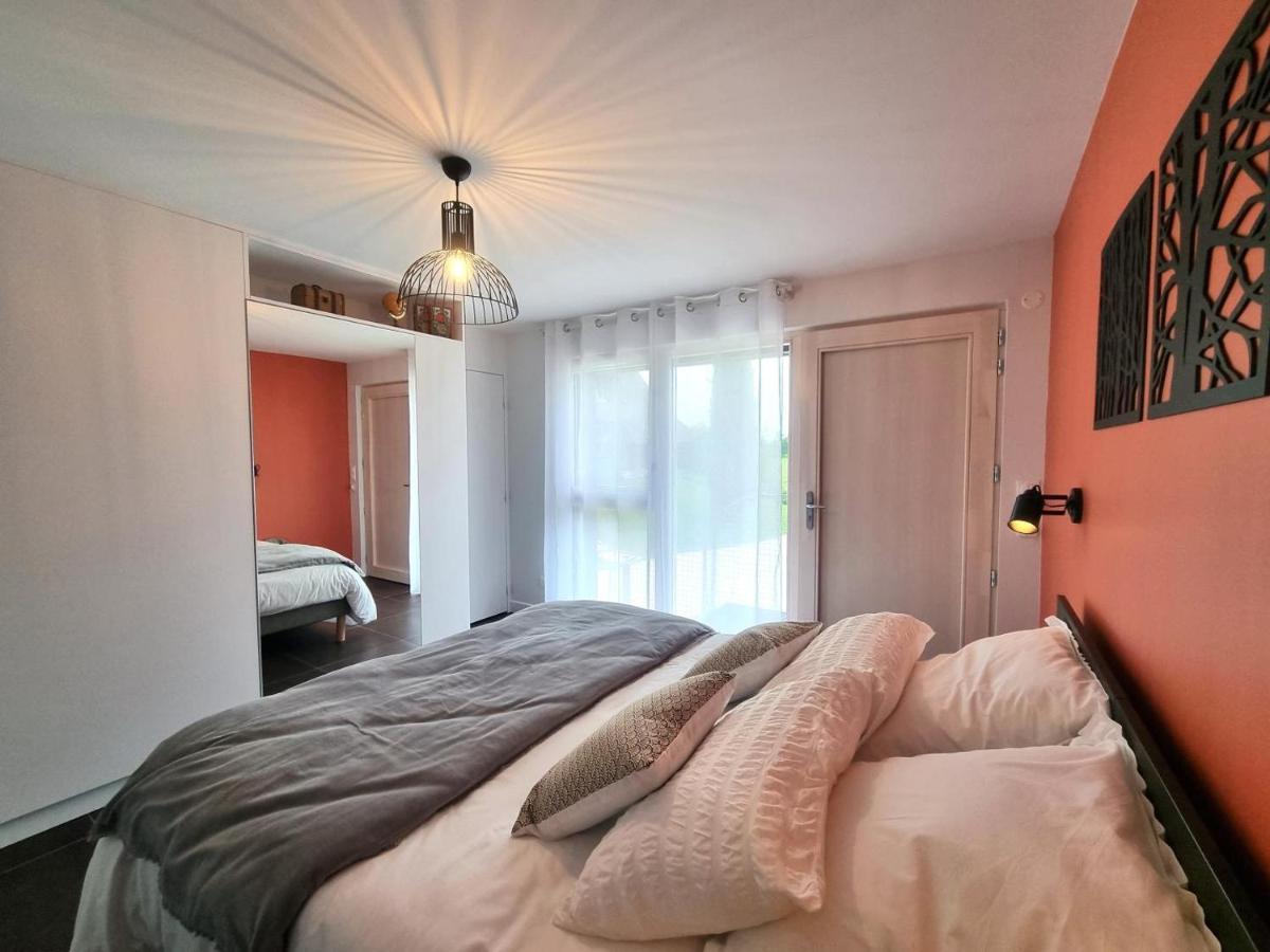 La Cle Des Chaumes Bed & Breakfast Boisset-lès-Montrond Екстериор снимка